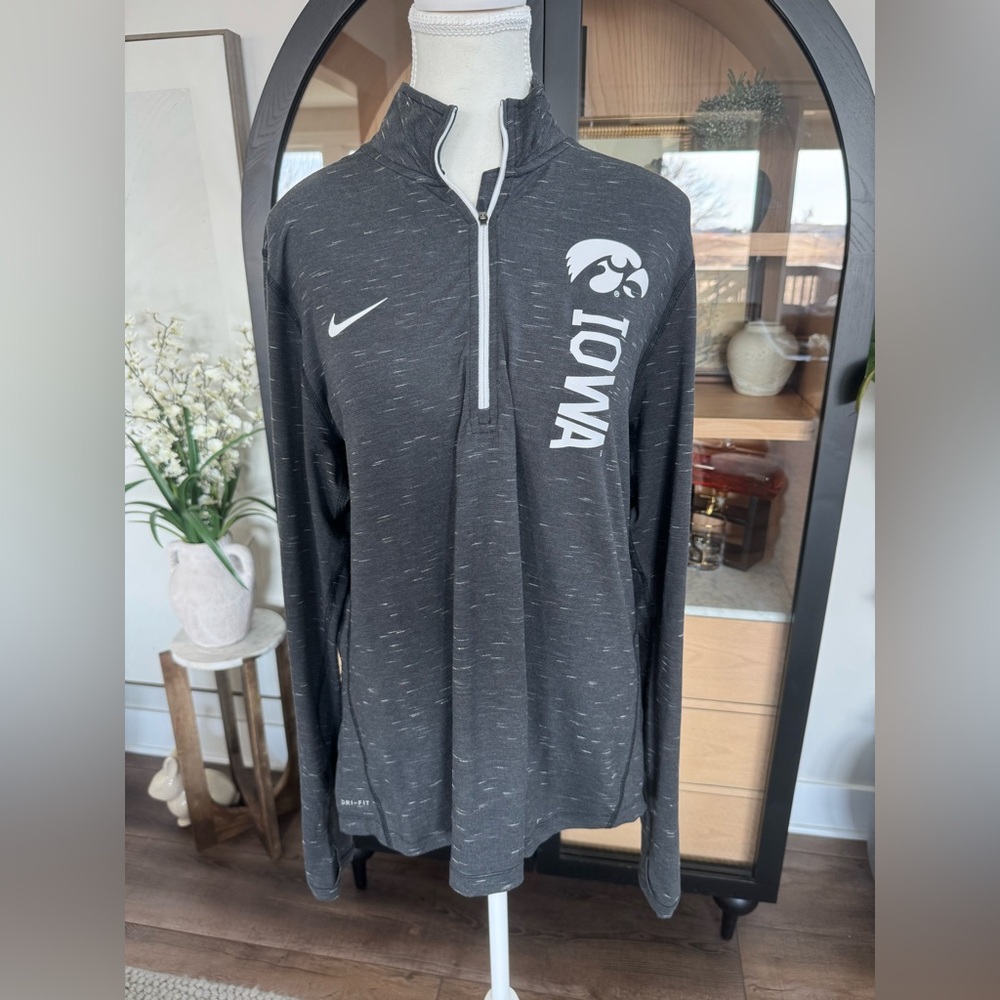Nike Iowa Quarter-Zip Pullover XL Women’s